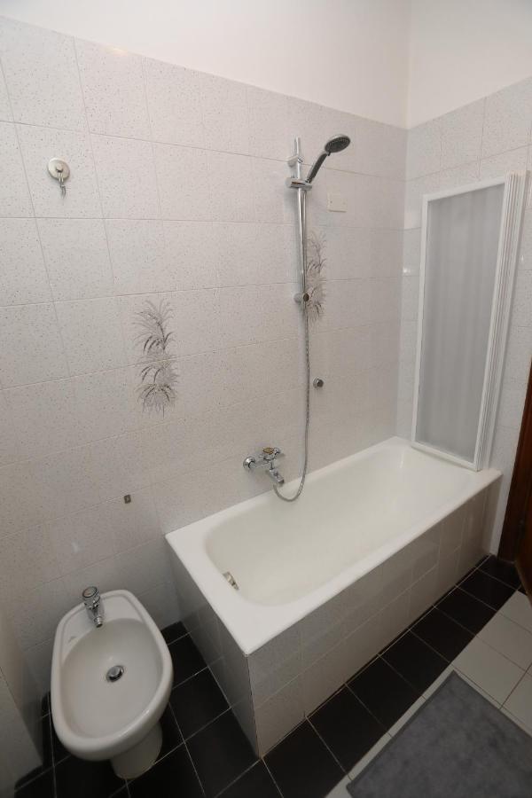 Апартаменты Dalla Nonna Casa Vacanze Сестри-Леванте Экстерьер фото